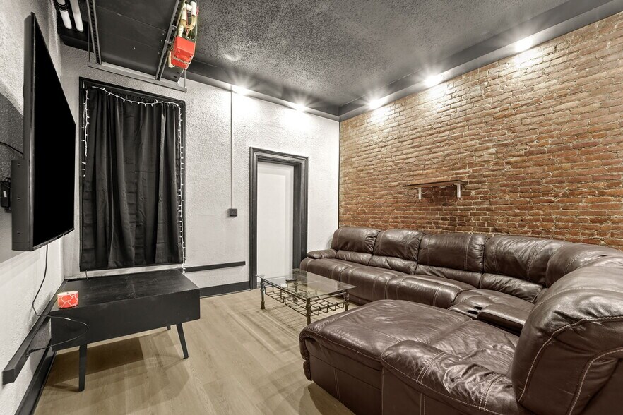 More Photos Of 136 Court St, Binghamton Apartments For Sale