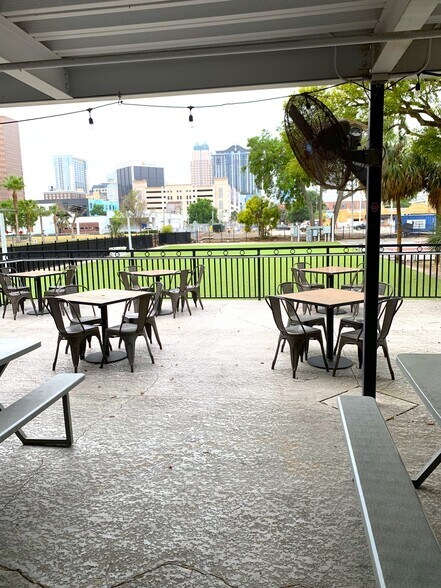 More Photos Of 100 W Livingston St, Orlando Restaurant For Lease