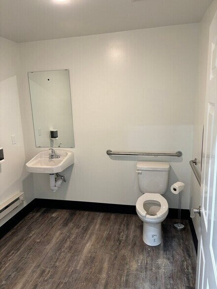 More Photos Of 6215 34th Ave NW, Rochester Industrial For Lease