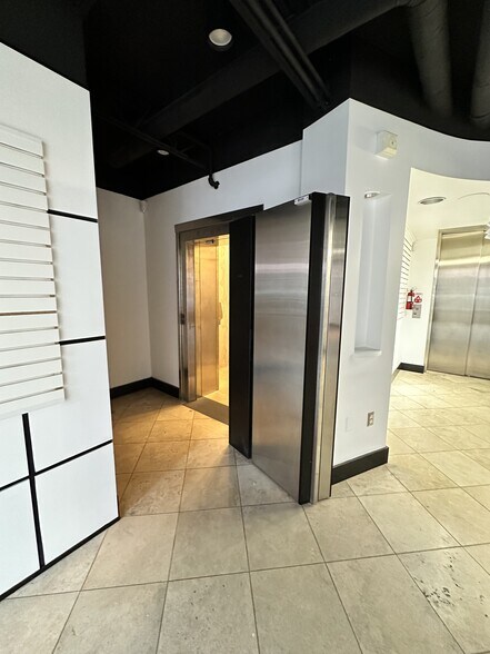 More Photos Of 186 Main St, Annapolis Storefront For Lease