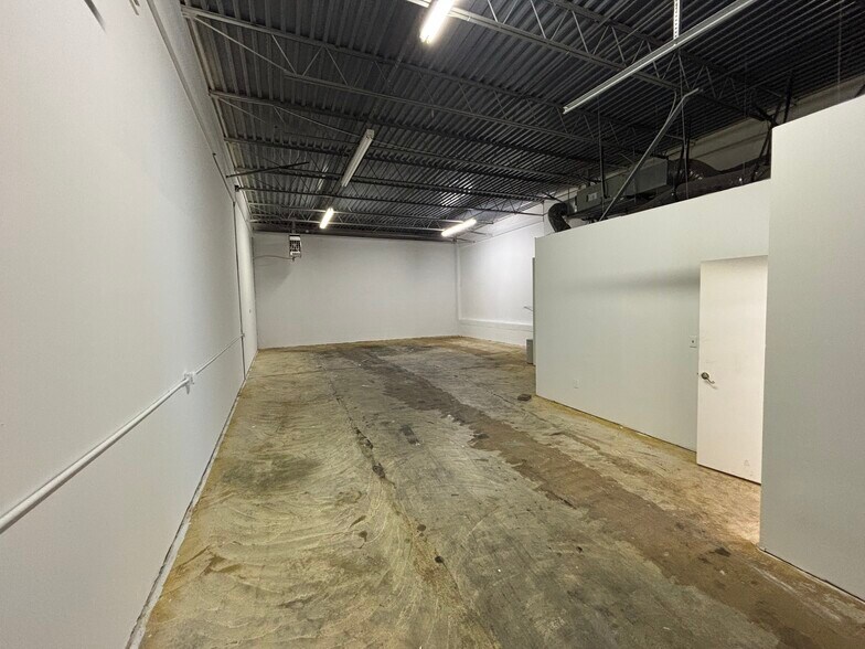 More Photos Of 110 Harmon Dr, Blackwood Light Distribution For Lease
