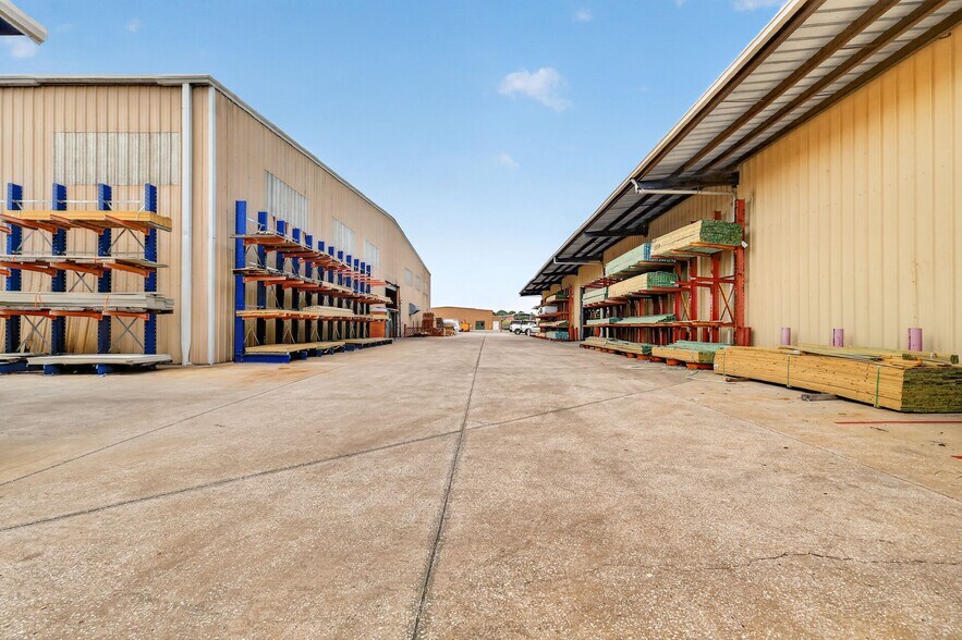 More Photos Of 722 Duck Lake Rd, Lady Lake Industrial For Sale