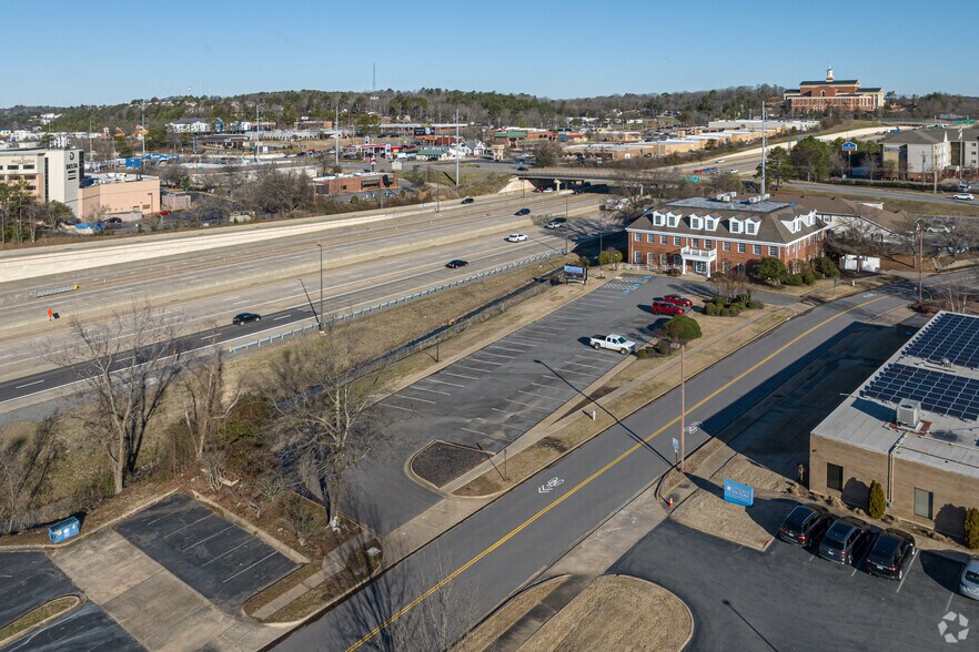More Photos Of 204 Executive Ct, Little Rock Office For Sale