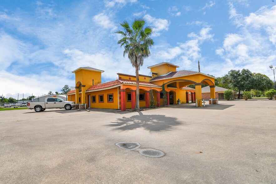 More Photos Of 901 W Clayton St, Dayton Restaurant For Sale
