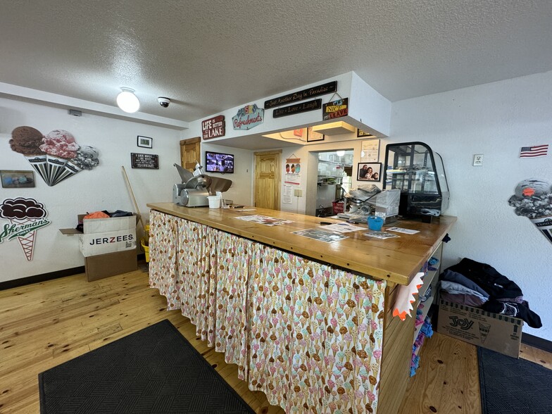 More Photos Of 482 N Sage Lake Rd, Hale Freestanding For Sale