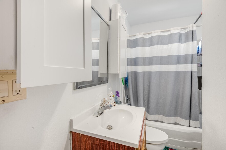 More Photos Of 736 Cedar St, Redwood City Apartments For Sale