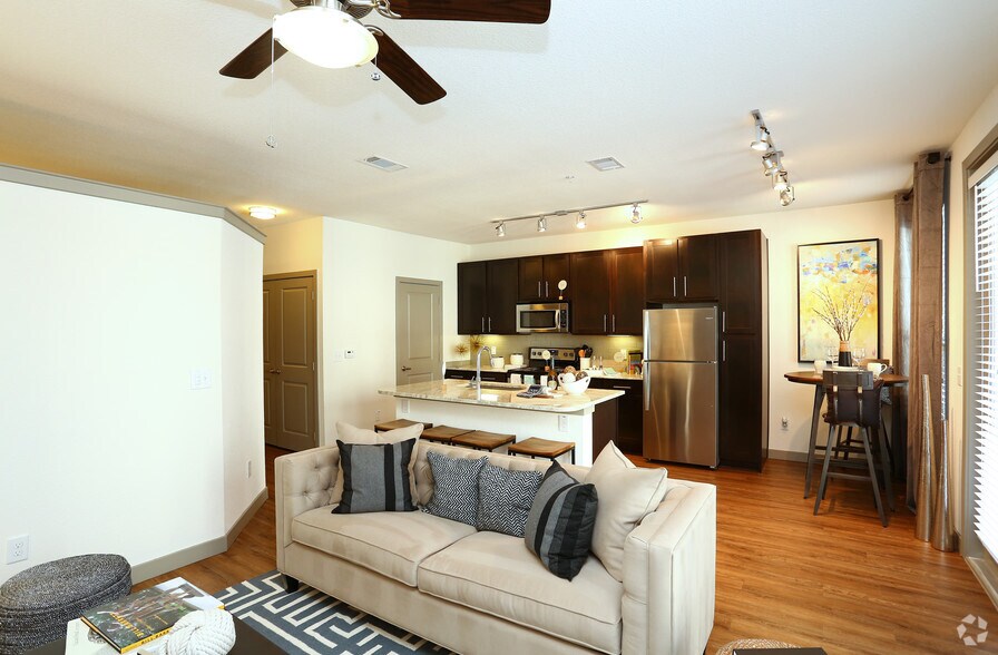 More Photos Of 403 E Koenig Ln, Austin Apartments For Lease