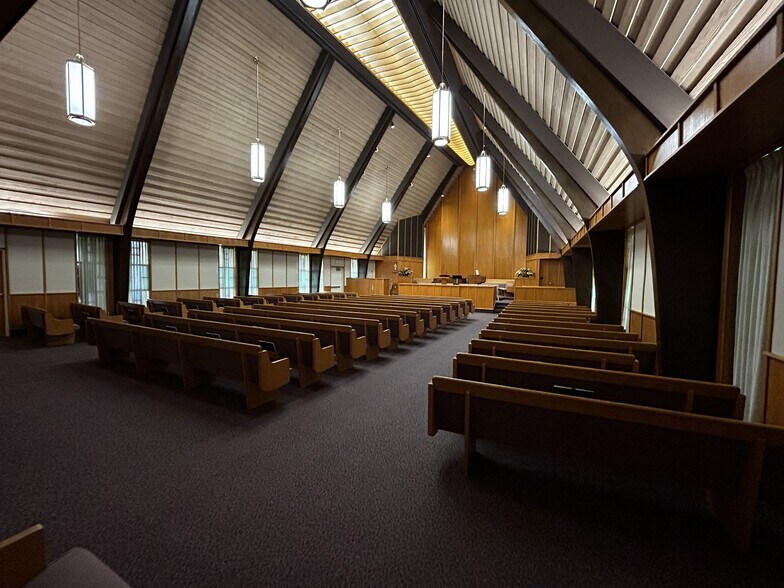 More Photos Of 5520 Topeka Dr, Tarzana Specialty For Sale