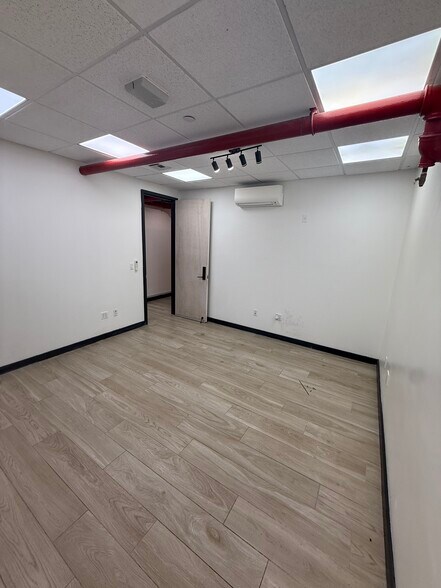 More Photos Of 65 S 11th St, Brooklyn Office For Lease