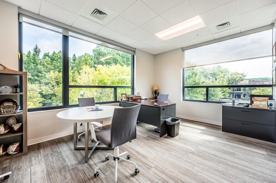 More Photos Of 1501 Belle Isle Ave, Mount Pleasant Office For Lease