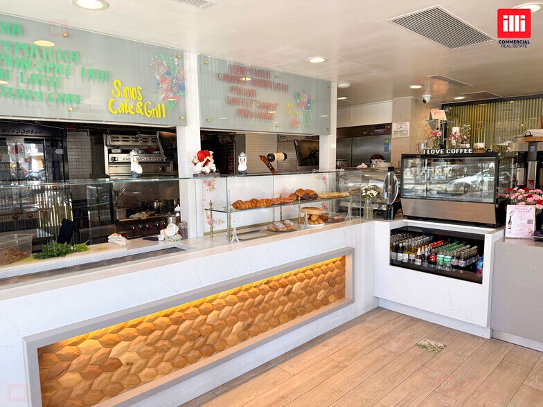 More Photos Of 13702 Ventura Blvd, Sherman Oaks Restaurant For Lease