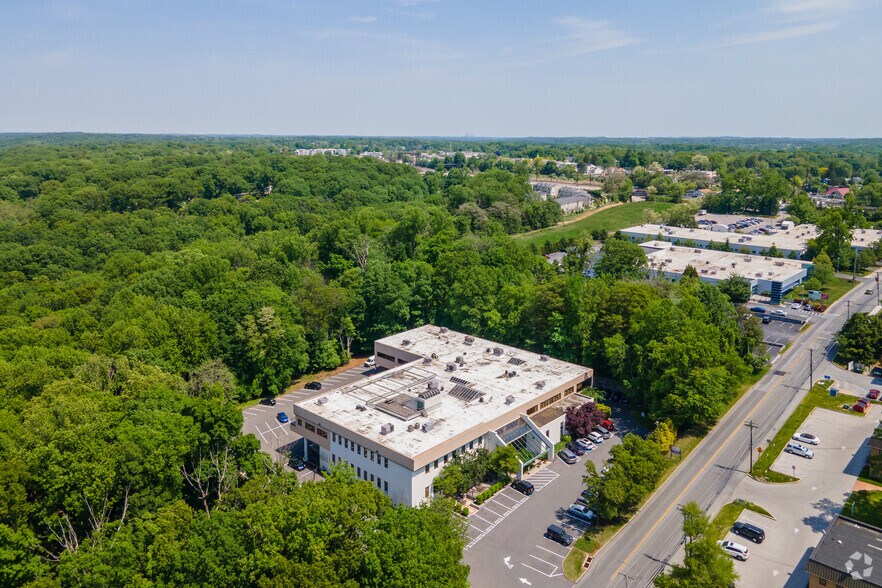 More Photos Of 16 Industrial Blvd, Paoli Office For Sale
