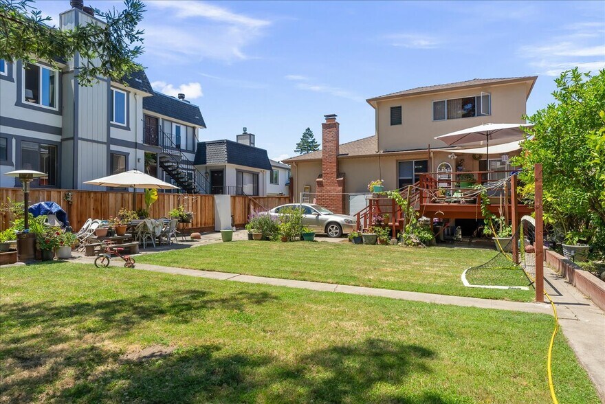 More Photos Of 109 Hobart Ave, San Mateo Apartments For Sale