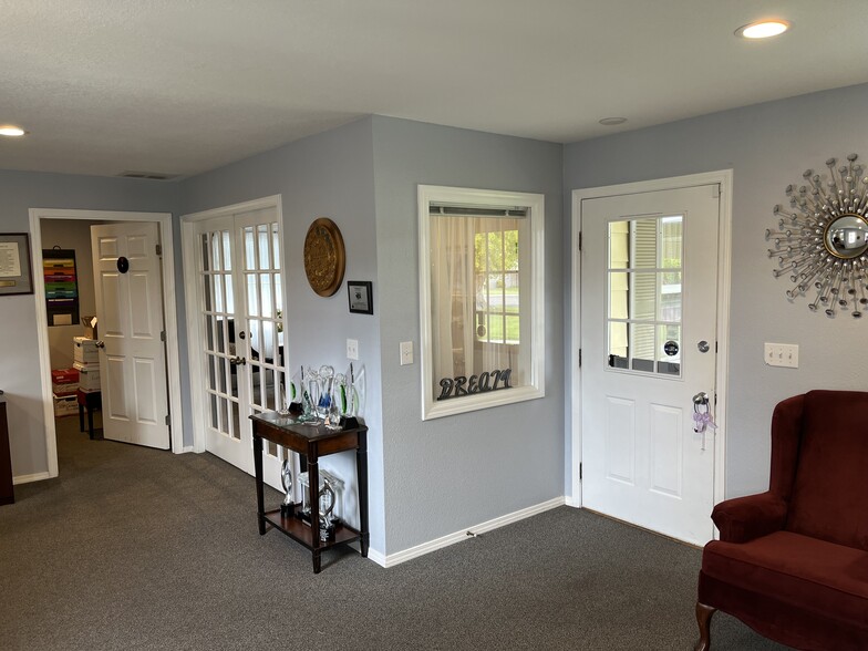 More Photos Of 27 N Morain St, Kennewick Office For Sale