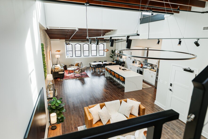 More Photos Of 122 College St, Asheville Storefront Retail Residential For Sale