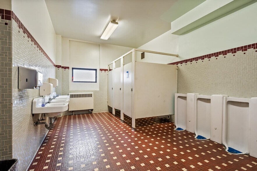 More Photos Of 650 S Irwin Ave, Green Bay Schools For Sale