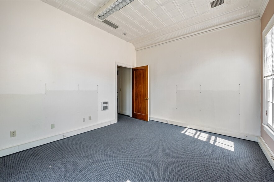 More Photos Of 260 Broadway, Saratoga Springs Coworking Space