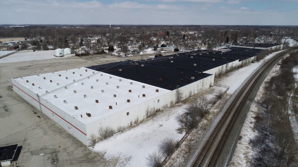 More Photos Of 9511 W Depot St, Yorktown Warehouse For Lease