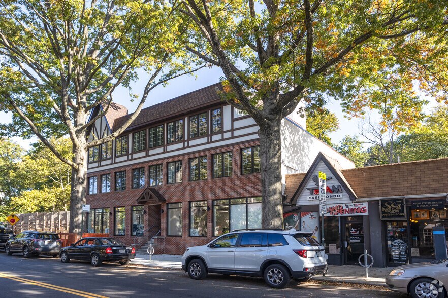 Primary Photo Of 40-29 235th St, Douglaston Medical For Lease