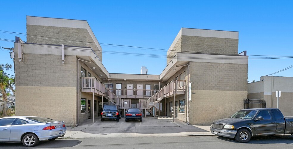 More Photos Of 4682 Iowa St, San Diego Office For Sale