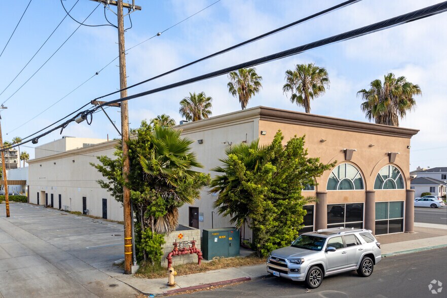 More Photos Of 5470 E 2nd St, Long Beach Storefront For Lease