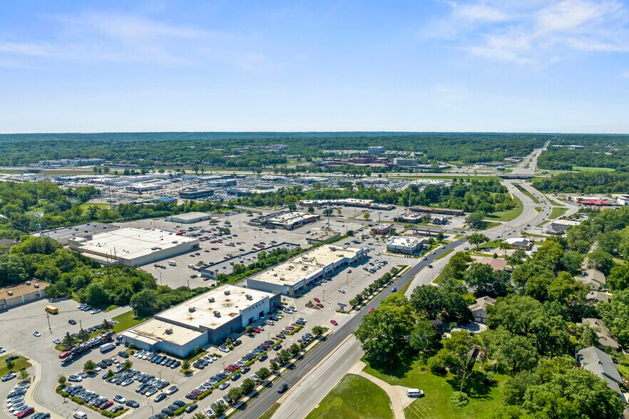 More Photos Of 10111-10217 State Line Rd, Kansas City Unknown For Lease