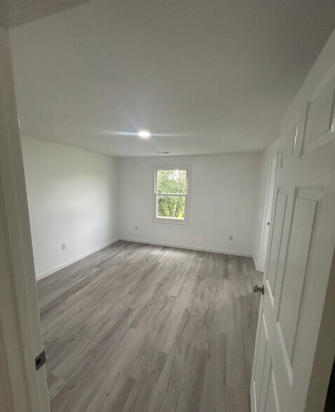 More Photos Of 27131 Hubbards Rd, Remington Industrial For Lease