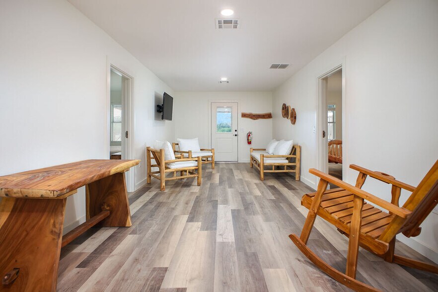 More Photos Of 7070 S US Highway 83, Concan Hotel For Sale