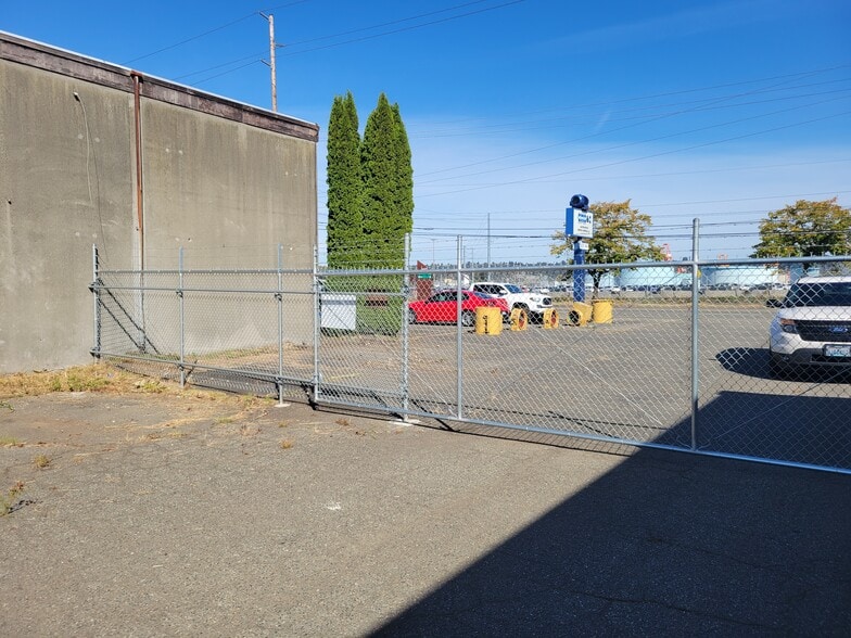 More Photos Of 1938 Milwaukee Way, Tacoma Warehouse For Lease