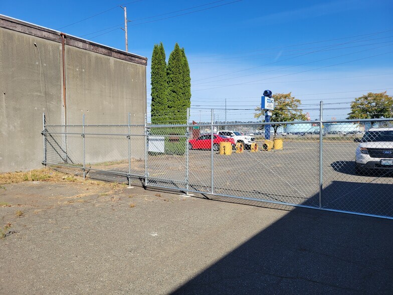 More Photos Of 1938 Milwaukee Way, Tacoma Warehouse For Sale