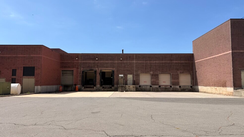 More Photos Of 240 Circle Dr N, Piscataway Manufacturing For Sale