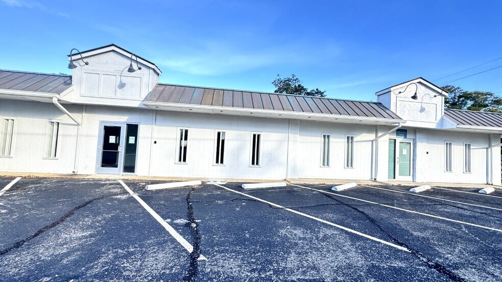 More Photos Of 400 W Cervantes St, Pensacola Flex For Lease