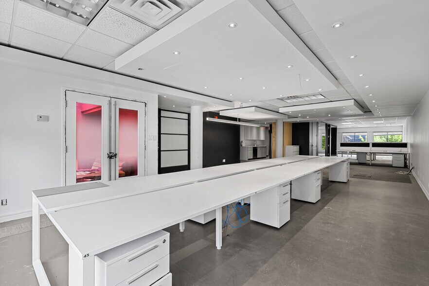 More Photos Of 354 Davenport Rd, Toronto Freestanding For Lease