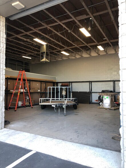 More Photos Of 3224 Procyon St, Las Vegas Warehouse For Lease