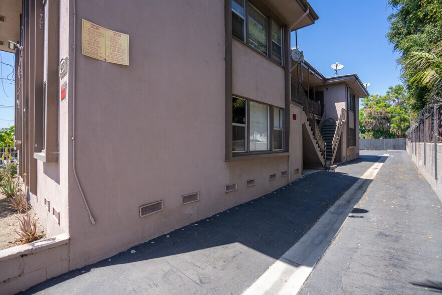 More Photos Of 1433 E 61st St, Los Angeles Apartments For Sale