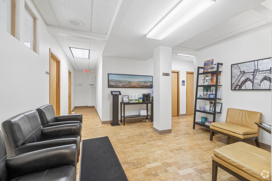 More Photos Of 3801 W 50th St, Minneapolis Medical For Lease