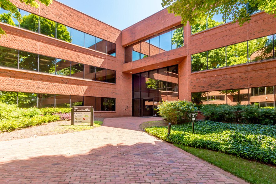 More Photos Of 1080 Holcomb Bridge Rd, Roswell Office Residential For Lease