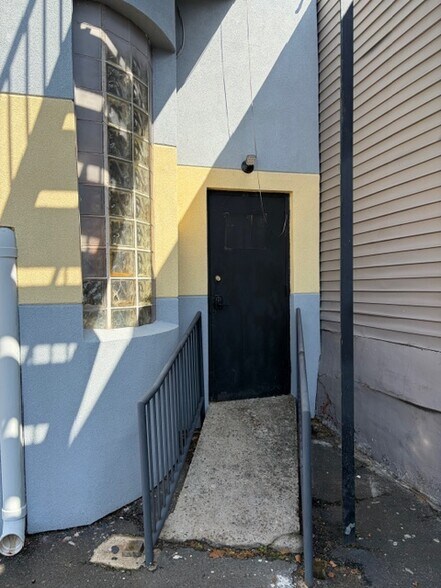 More Photos Of 2424 State Rd, Bensalem Warehouse For Lease