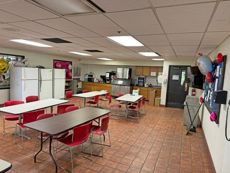 More Photos Of 2400 Pioneer Dr, El Dorado Warehouse For Lease