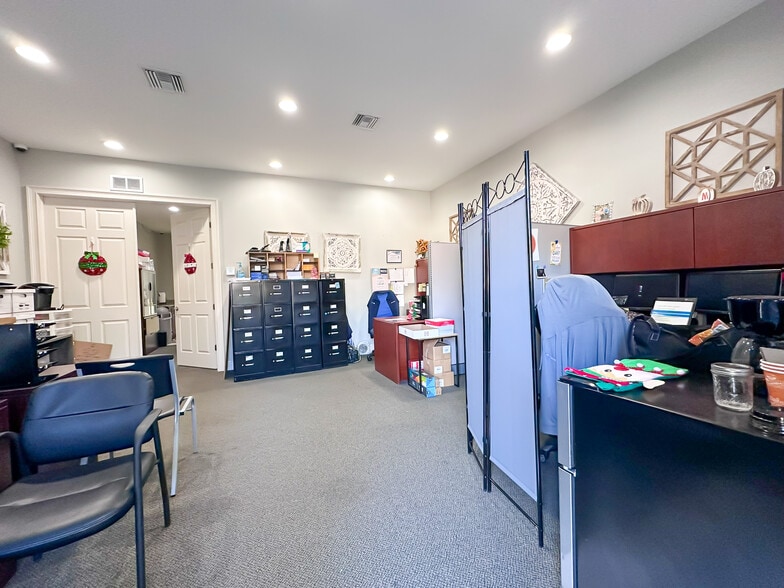 More Photos Of 180 Fitzgerald Rd, Lakeland Office For Sale