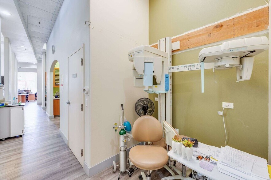 More Photos Of 15401 Hesperian Blvd, San Leandro Unknown For Lease