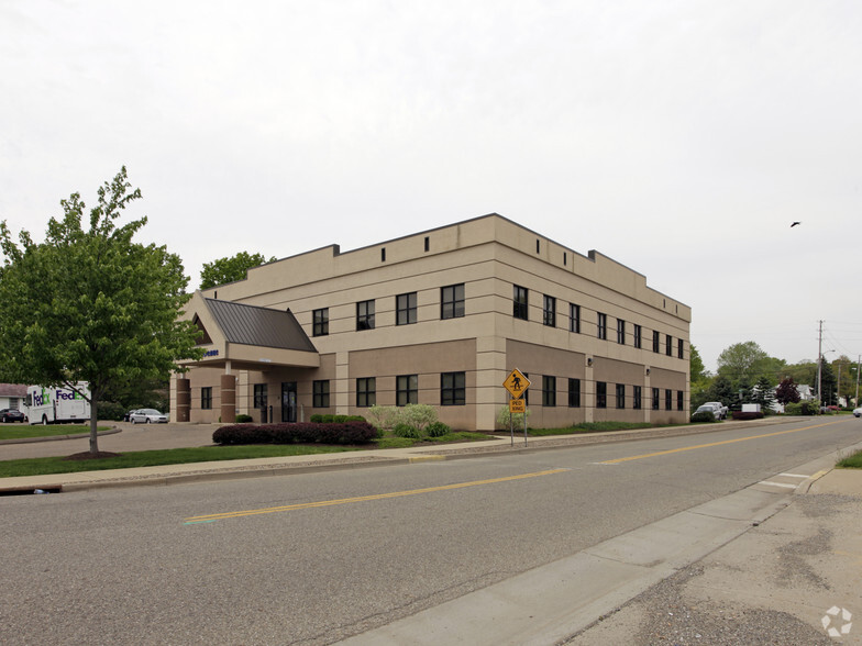 Primary Photo Of 323 Marion Ave, Massillon Medical For Lease