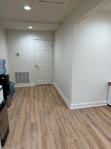 More Photos Of 800 Covington Ctr, Covington Office For Sale