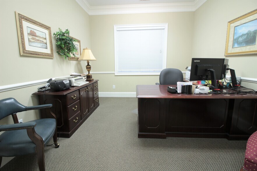 More Photos Of 3535 Roswell Rd, Marietta Office Residential For Lease