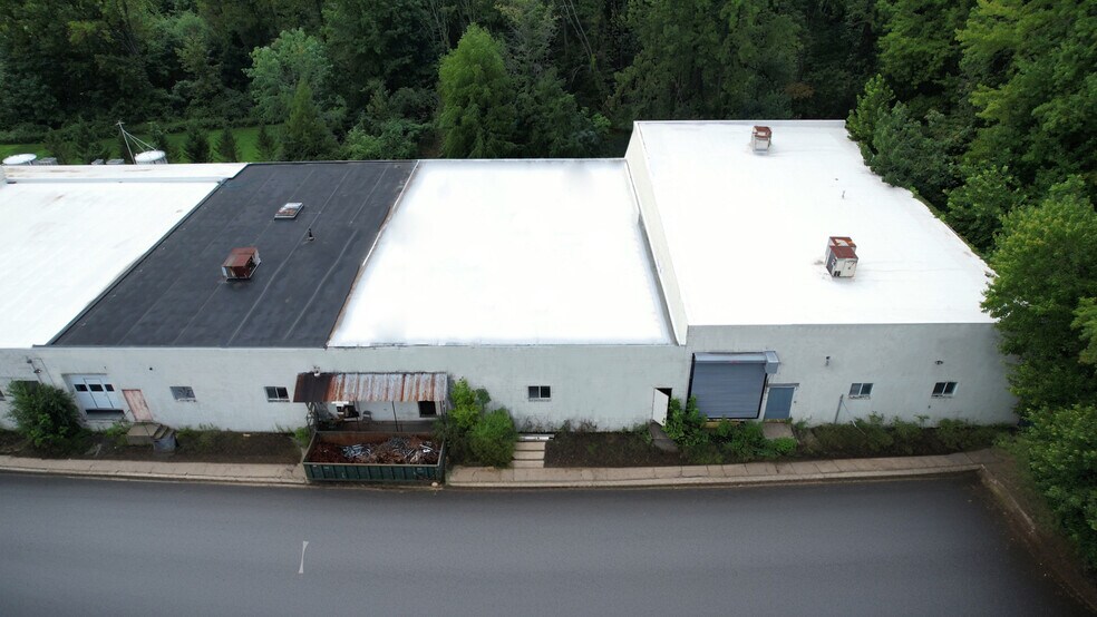 More Photos Of 355 Crider Ave, Moorestown Warehouse For Lease