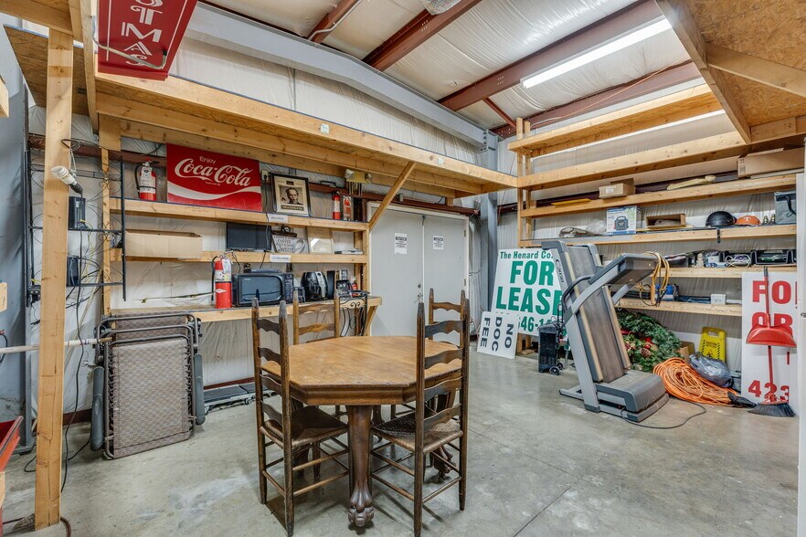 More Photos Of 710 Volunteer Pky, Bristol Storefront Retail Office For Sale