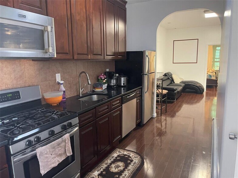 More Photos Of 1891 Pacific St, Brooklyn Apartments For Sale