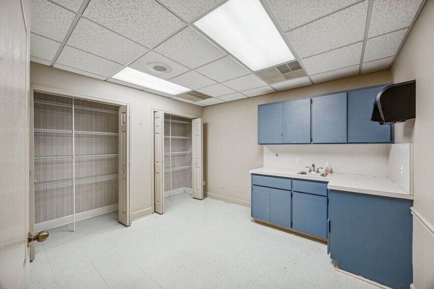 More Photos Of 1888 14th St S, Fernandina Beach Office For Sale