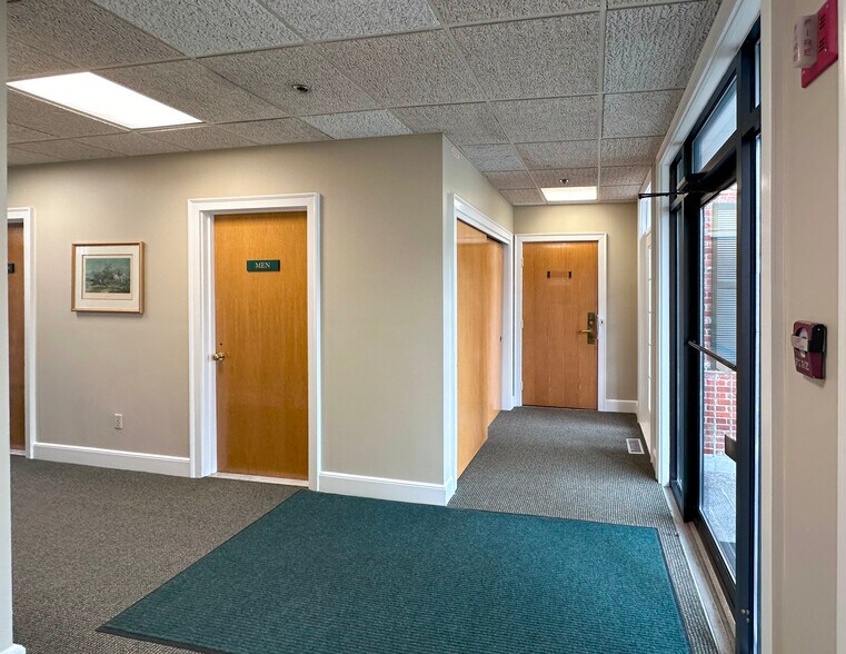 More Photos Of 176 East Main St, Westborough Medical For Sale