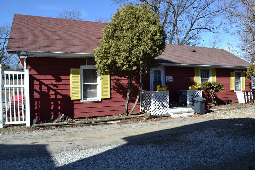 More Photos Of 4945 E Indiana Beach Rd, Monticello Marina For Sale